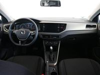 Usado VW Polo Life 95 CV (69 kW) 2024 Gris / plata Berlina