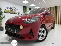 Usado Hyundai i10 66 CV (48 kW) 2023 Rojo Utilitario