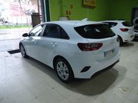 Usado Kia Ceed 101 CV (74 kW) 2023 Blanco Utilitario