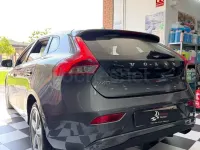 Usado Volvo V40 Momentum 115 CV (84 kW) 2014 Gris / plata Berlina