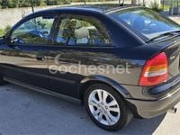 Usado Opel Astra Sport 147 CV (108 kW) 2001 Negro Berlina