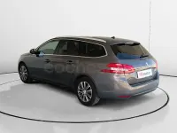 Usado Peugeot 308 SW Allure 130 CV (95 kW) 2021 Gris / plata Familiar