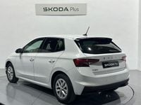 Usado Skoda Fabia Selection 95 CV (69 kW) 2024 Blanco Utilitario