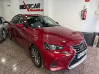 Usado Lexus IS300h Executive Line 223 CV (164 kW) 2018 Granate Berlina