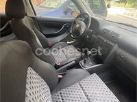Usado Seat Leon Sport 105 HP (77 kW) 2002 Cinzento Citadino