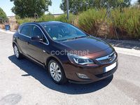 Usado Opel Astra Excellence 110 CV (80 kW) 2013 Marrón Berlina