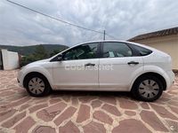 Usado Ford Focus Trend 90 CV (66 kW) 2008 Blanco Berlina