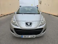 Usado Peugeot 207 Active 70 CV (51 kW) 2010 Gris / plata Berlina