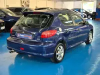 Usado Peugeot 206 75 CV (55 kW) 2002 Azul Berlina