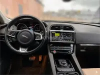 Usado Jaguar F-Pace Prestige 180 CV (132 kW) 2019 Azul SUV