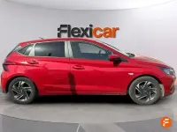 Usado Hyundai i20 100 CV (73 kW) 2023 Rojo Utilitario