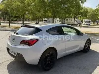 Usado Opel Astra GTC Sportive 165 CV (121 kW) 2012 Gris / plata Berlina