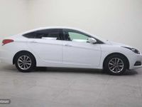 Usado Hyundai i40 141 CV (103 kW) 2017 Blanco Berlina