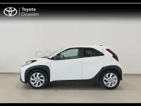 Usado Toyota Aygo X Play 72 CV (52 kW) 2024 Blanco SUV