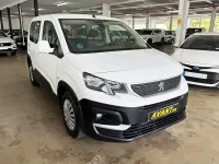 Usado Peugeot Rifter Active 110 CV (80 kW) 2021 Blanco Monovolumen