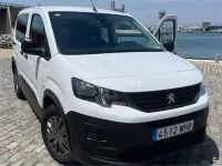 Usado Peugeot Rifter Allure 100 CV (73 kW) 2023 Blanco Monovolumen