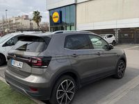 Usado VW T-Cross Sportline 150 CV (110 kW) 2021 Gris / plata SUV
