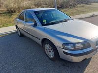 Usado Volvo S60 163 CV (119 kW) 2004 Gris Berlina