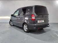 Usado Ford Transit Courier Trend 75 CV (55 kW) 2019 Gris Van