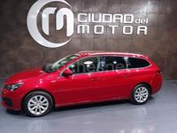 Usado Peugeot 308 Style 100 CV (73 kW) 2018 Rojo Familiar
