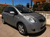 Usado Toyota Yaris 90 CV (66 kW) 2006 Gris / plata Berlina