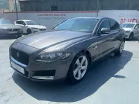 Usado Jaguar XF Prestige 163 CV (119 kW) 2016 Gris / plata Berlina