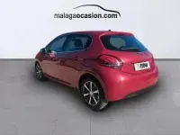 Usado Peugeot 208 Active 99 CV (72 kW) 2017 Rojo Utilitario