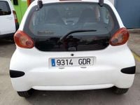 Usado Toyota Aygo 54 CV (39 kW) 2008 Blanco Utilitario