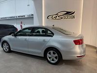 Usado VW Jetta Advance 110 CV (80 kW) 2011 Gris Berlina