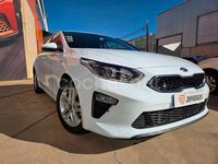 Usado Kia Ceed 136 CV (100 kW) 2021 Blanco Utilitario
