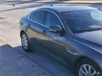 Usado Jaguar XE R-Sport 180 CV (132 kW) 2016 Gris / plata Berlina