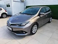 Usado Toyota Auris Business Edition 116 CV (85 kW) 2016 Beige Berlina