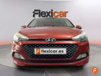 Begagnad Hyundai i20 101 HK (74 kW) 2017 Röd Halvkombi