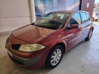 Usado Renault Mégane II Dynamique 105 CV (77 kW) 2007 Rojo Berlina