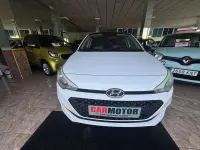 Usado Hyundai i20 84 CV (61 kW) 2016 Blanco Utilitario