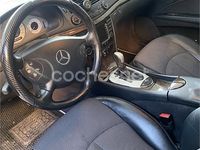 Usado Mercedes E320 Avantgarde 224 CV (164 kW) 2004 Gris / plata Berlina