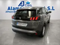 Usado Peugeot 3008 Active 120 CV (88 kW) 2017 Gris / plata SUV