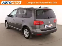 Usado VW Touran Advance 140 CV (102 kW) 2015 Gris Monovolumen