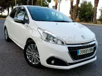 Usado Peugeot 208 Signature Sky 99 CV (72 kW) 2019 Blanco Utilitario