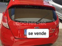 Usado Ford Fiesta Trend 60 CV (44 kW) 2013 Rojo Utilitario