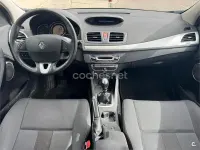 Usado Renault Mégane III Dynamique 105 CV (77 kW) 2009 Gris / plata Berlina