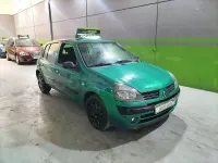 Usado Renault Clio II 80 CV (58 kW) 2004 Verde Berlina