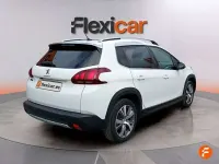 Usado Peugeot 2008 Allure 110 CV (80 kW) 2019 Blanco SUV