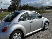 Usado VW New Beetle 100 CV (73 kW) 2000 Gris / plata Utilitario