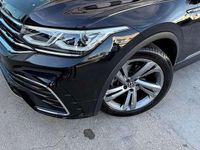 Usado VW Tiguan R-line 148 CV (108 kW) 2021 Negro SUV