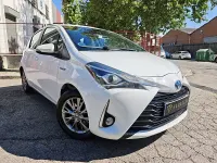 Usado Toyota Yaris Hybrid Active 100 CV (73 kW) 2020 Blanco Berlina