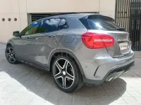 Usado Mercedes GLA220 AMG line 170 CV (125 kW) 2014 Gris / plata SUV