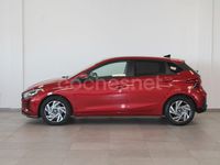 Usado Hyundai i20 100 CV (73 kW) 2024 Rojo Berlina