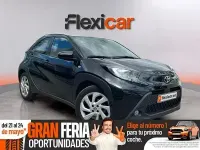 Begagnad Toyota Aygo Play 72 HK (52 kW) 2022 Svart