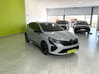 Usado Renault Clio V Techno 90 CV (66 kW) 2026 Gris / plata Berlina